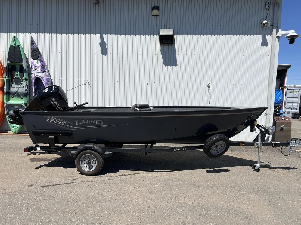 2026 Lund Boat Co 1650 Angler Tiller alt