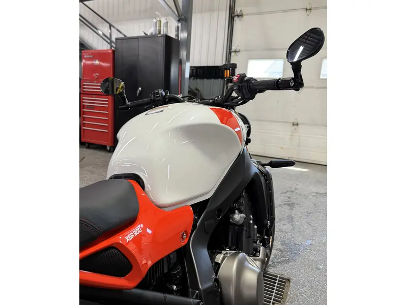 Yamaha XSR 900 2024