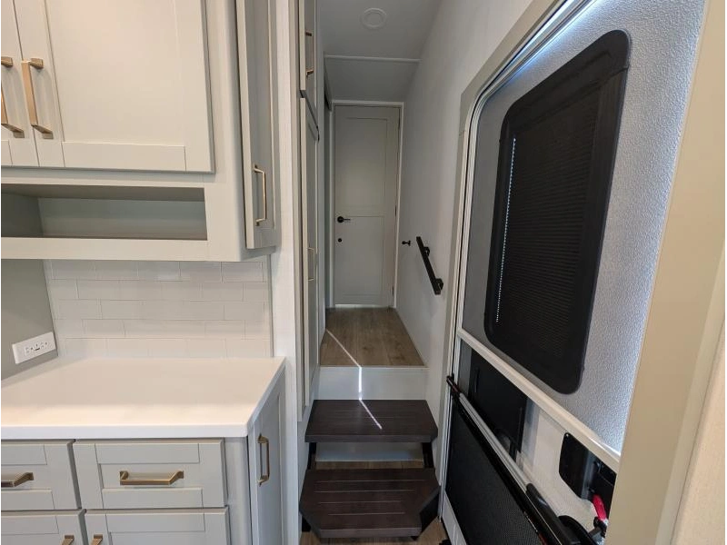 2026 Brinkley Model Z Z2900 alt