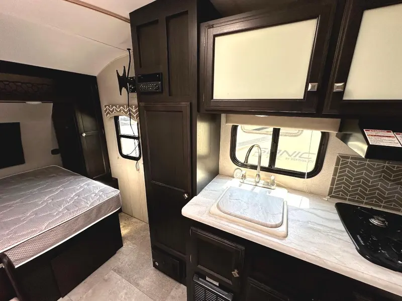 2019 Venture RV Sonic Lite 168VRB thumbnail 13