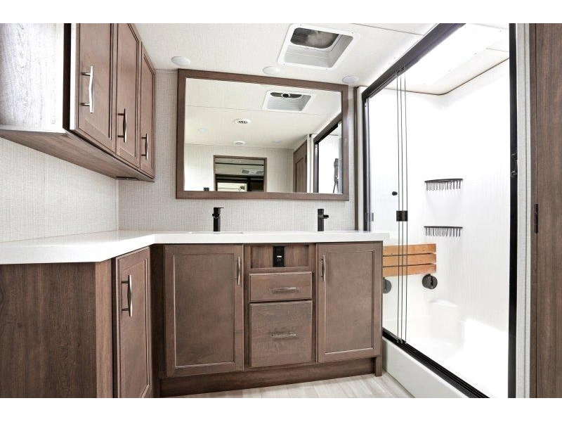 Grand Design Solitude 380fl 2022 alt