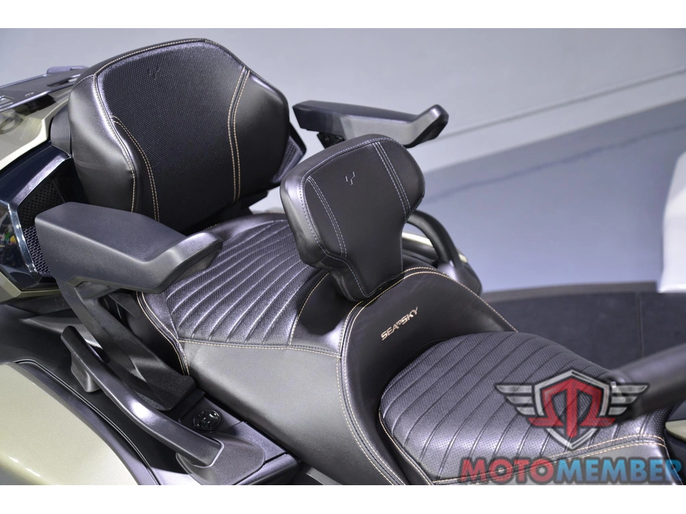 2021 Can-am Spyder Rt Sea-to-sky alt
