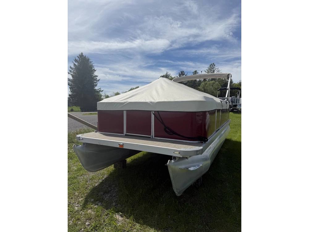 2020 Godfrey Marine Sweetwater alt
