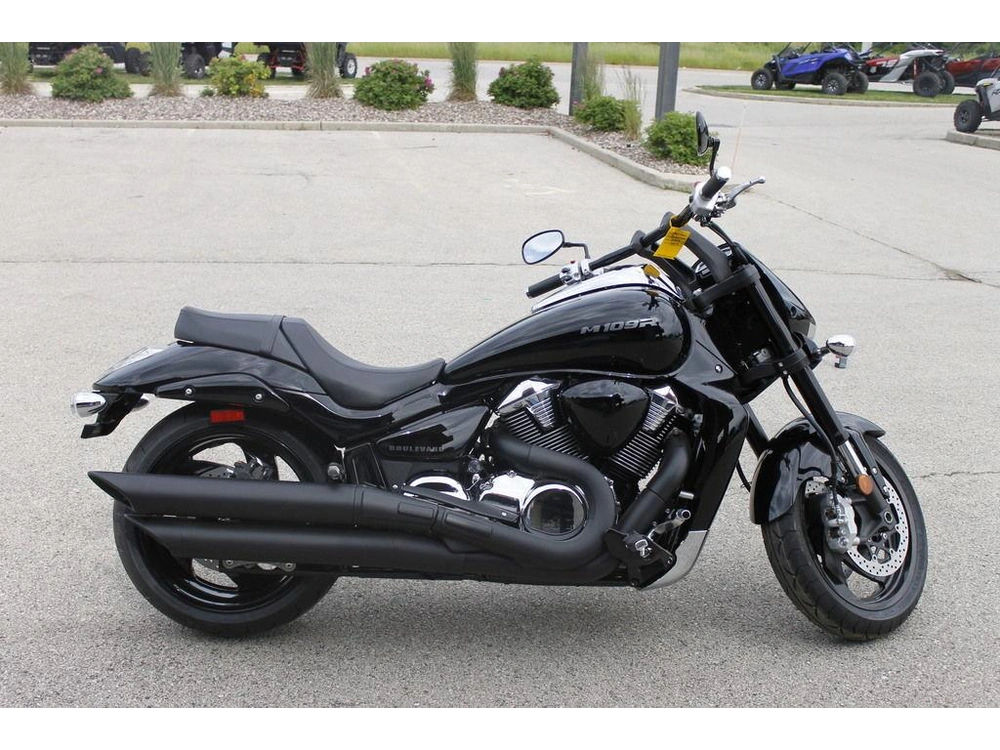 2025 Suzuki Boulevard M109r alt