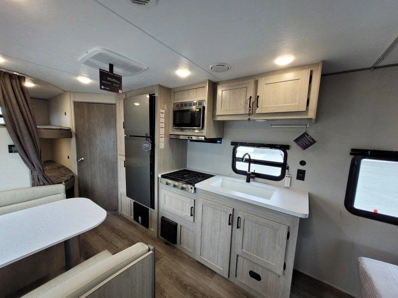 Coachmen Catalina 211bh 2026 alt