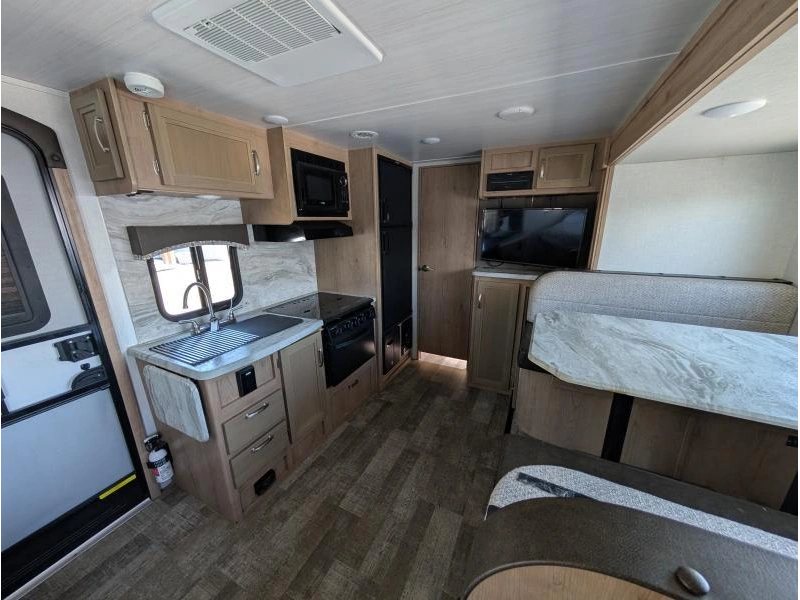 Winnebago Micro Minnie 2108fbs 2020 alt