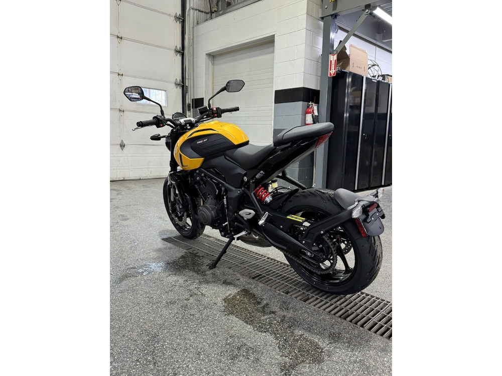 2026 Triumph Trident 660 alt