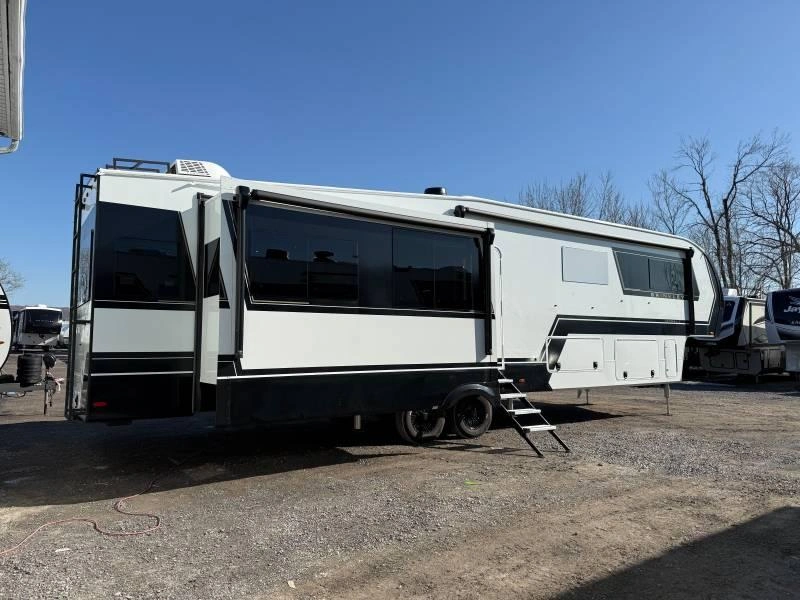 2026 Brinkley Model Z Z3610 alt