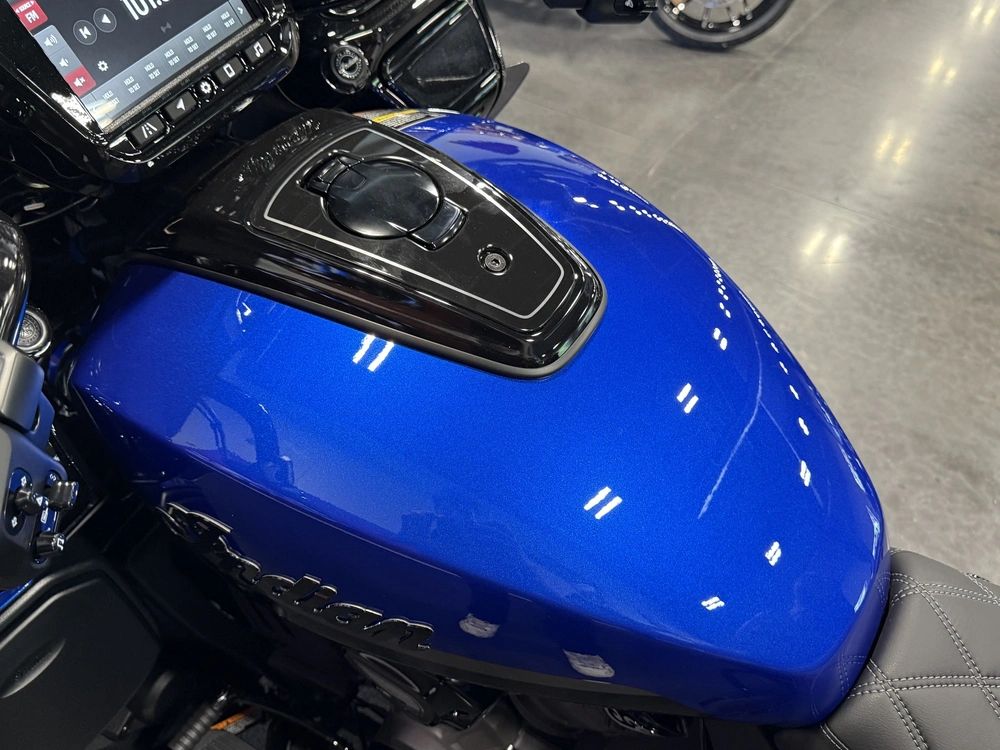 2026 Indian Motorcycle Pursuit Dark Horse 112 alt