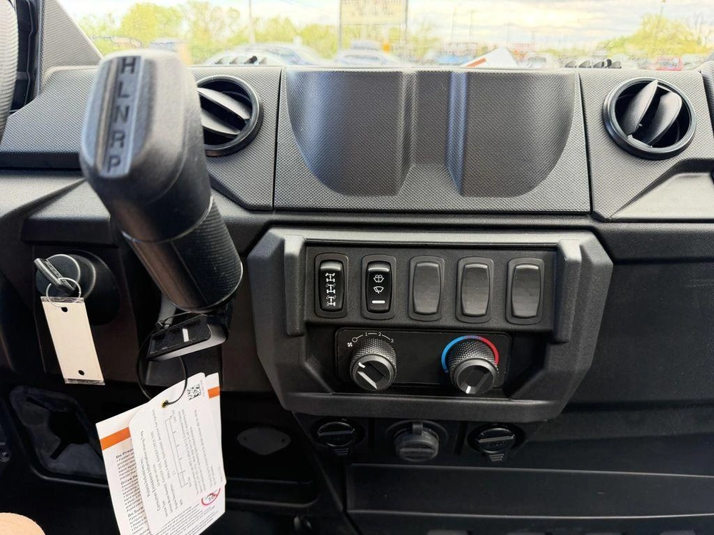 2026 Polaris Ranger 1000 Cab alt