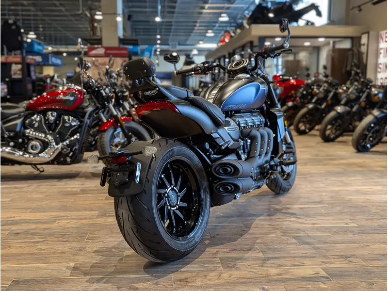 2025 Triumph Rocket 3 Storm GT // Matte Sapphire Black/Satin Pacific Blue thumbnail 11