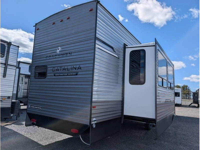 2026 Coachmen Catalina 44condo alt