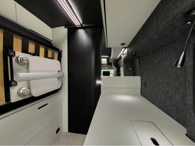 Grand Design Lineage Lvt1 2027 alt