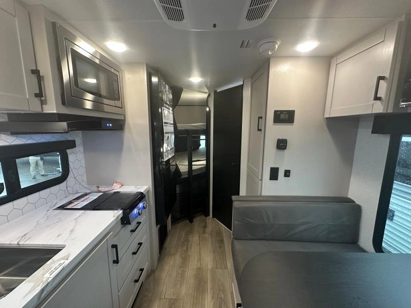 Jayco Jay Feather 16db 2027 alt