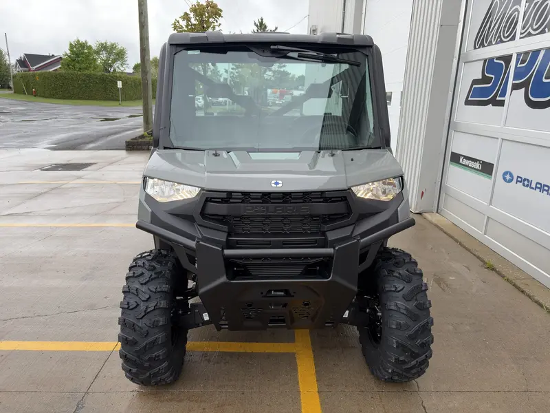 2027 Polaris RANGER XP 1000 CAB thumbnail 4