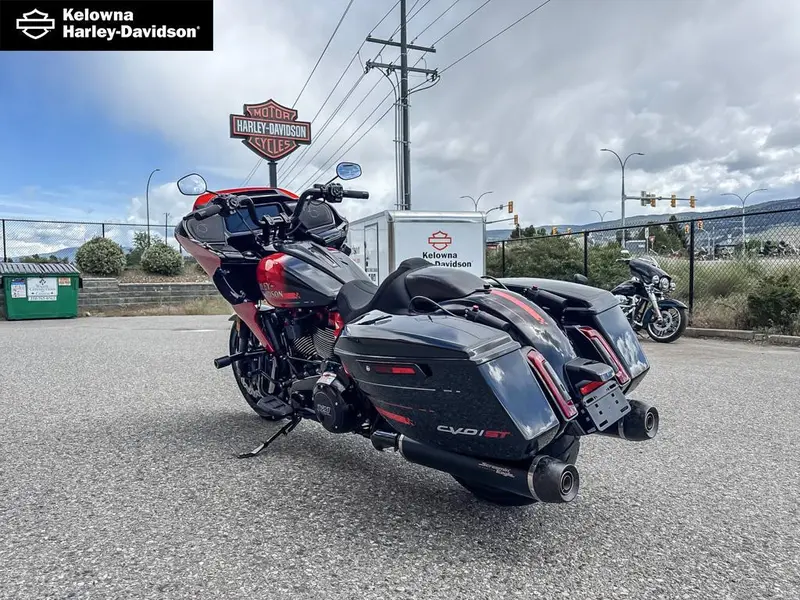 2026 Harley-Davidson FLTRXSTSE - CVO™ Road Glide® ST thumbnail 21