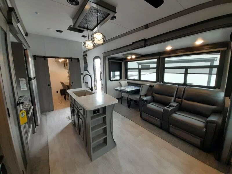 Keystone Rv Montana 3857br 2023 alt