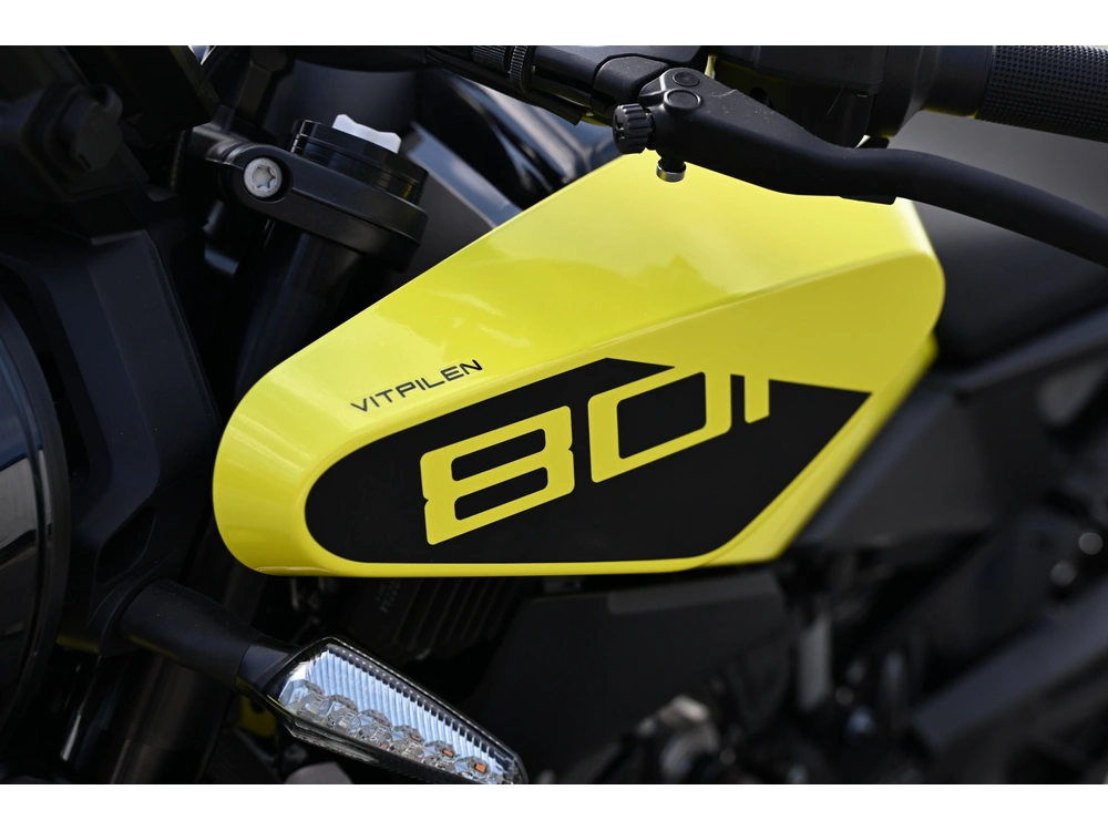 2026 Husqvarna Vitpiln 801 alt