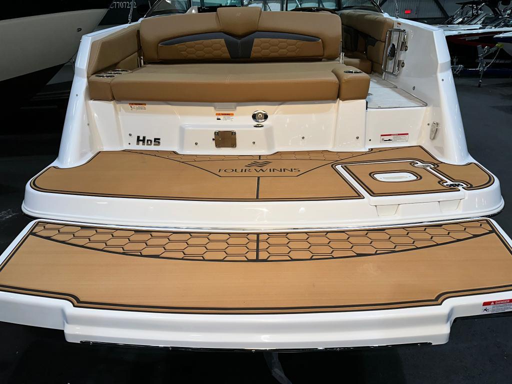 2024 Four Winns HD5 MERCRUISER 6.2L / BRAVO 3 thumbnail 17