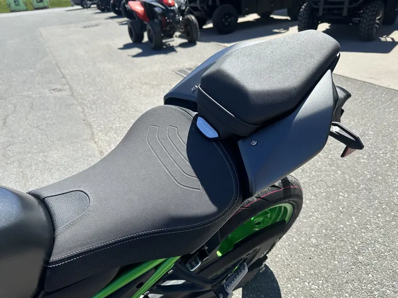 2026 Kawasaki Z900 SE thumbnail 4