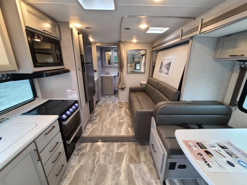 Thor Motor Coach Echelon Lc25 2024 alt