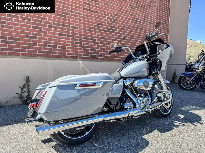 2026 Harley-Davidson FLTRX - Road Glide® thumbnail 4