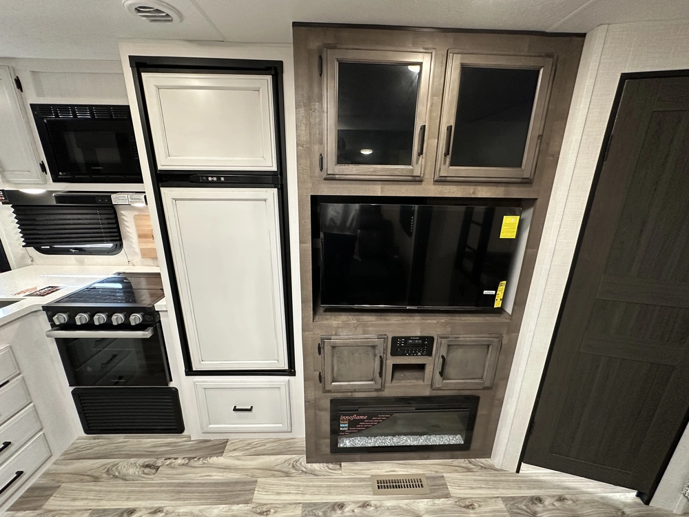 2023 Venture Rv Sporttrek 312vbh alt