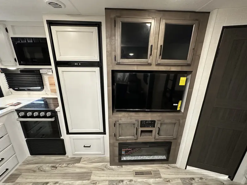 2023 Venture RV Sporttrek 312VBH thumbnail 24