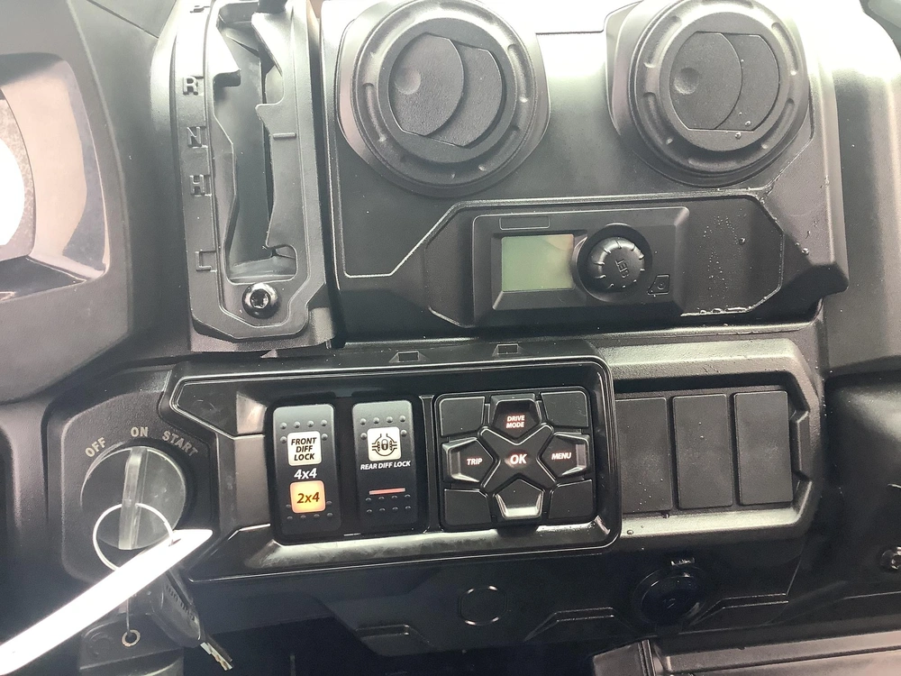 2025 Can-am Defender Limited Hd10 alt