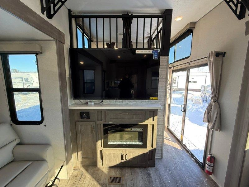 2026 Coachmen Catalina 44condo alt