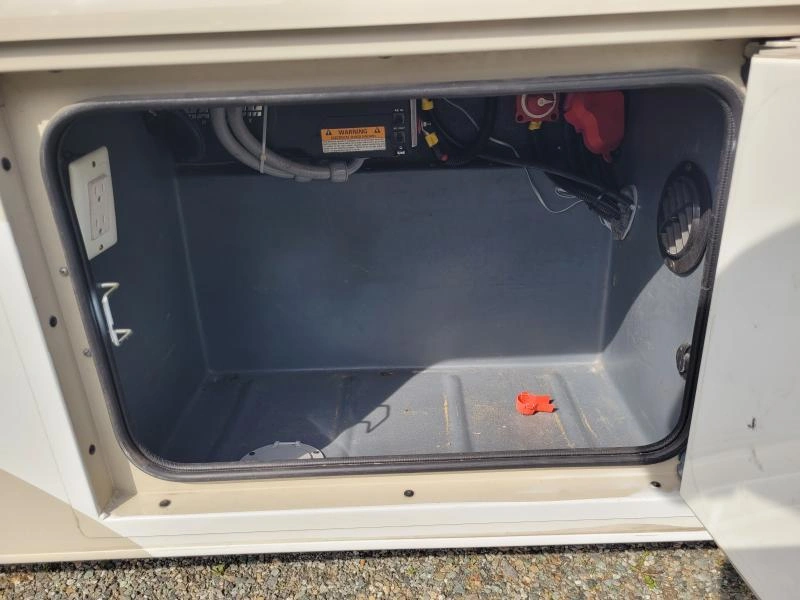 2017 Fleetwood Jamboree 31u alt