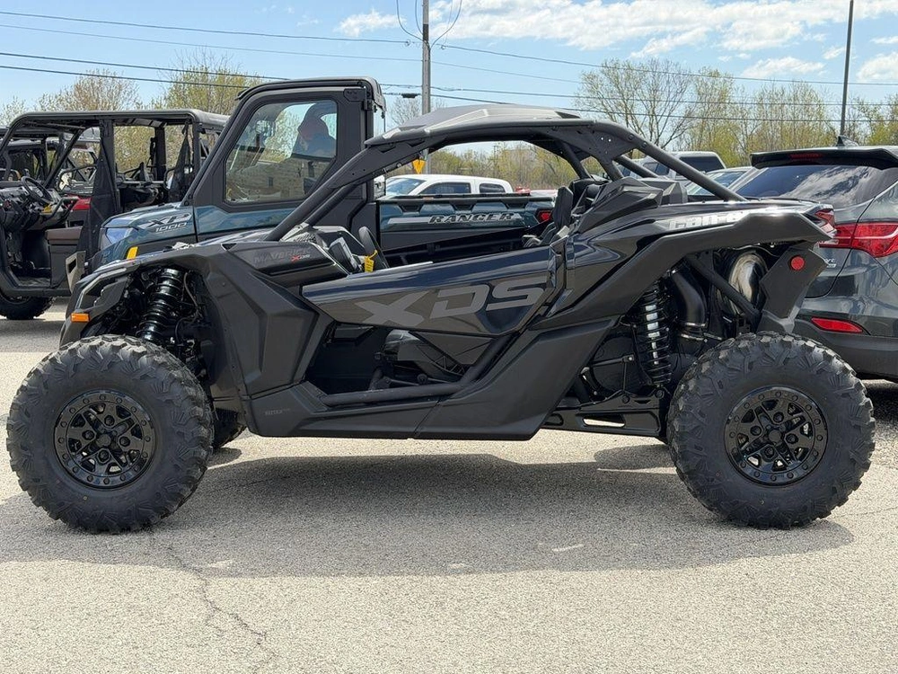 2026 Can-am Maverick X3 X Ds Turbo Rr Triple Black_7.6 In. alt