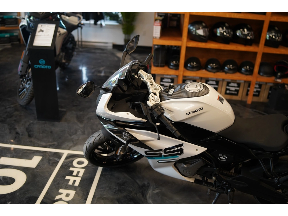 2024 Cfmoto 300 Ss alt
