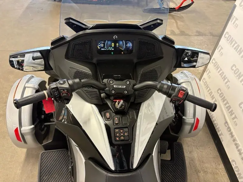 2023 Can-Am Spyder RT (SE6) thumbnail 3