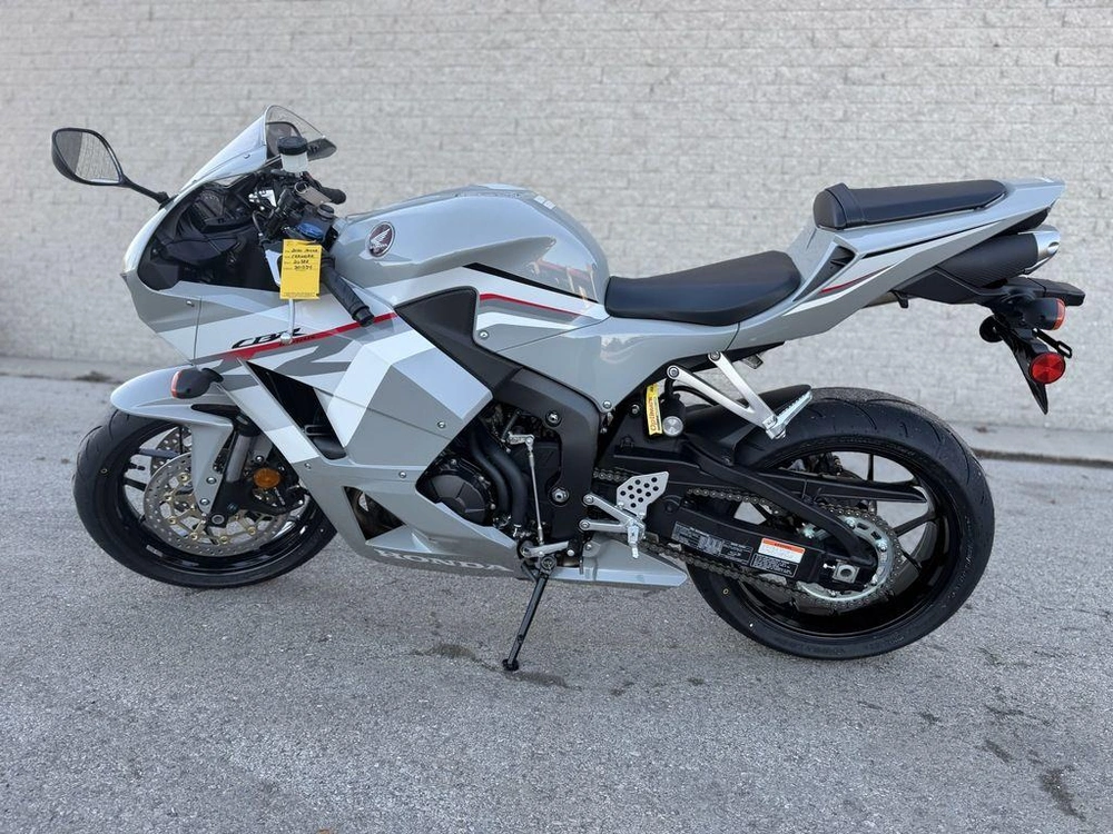 2026 Honda Cbr600rr alt