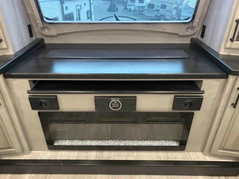 Keystone Rv Montana 3763bp 2022 alt