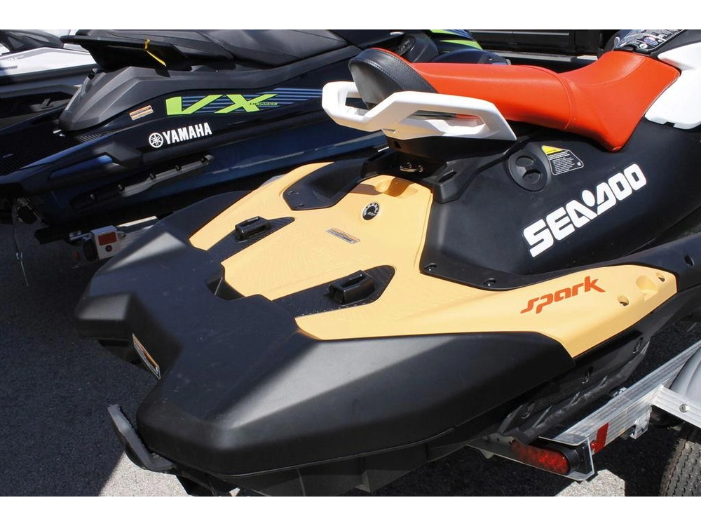 2026 Sea-doo Spark™ For 3 Rotax® 900 Ace™ - 90 Conv With Ibr And Audio alt