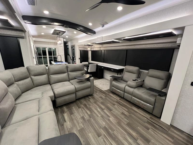 Jayco North Point 381ckre 2025 alt
