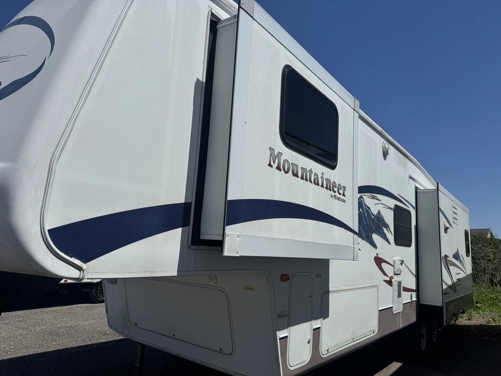 2006 Keystone Rv Montana 329rlt alt