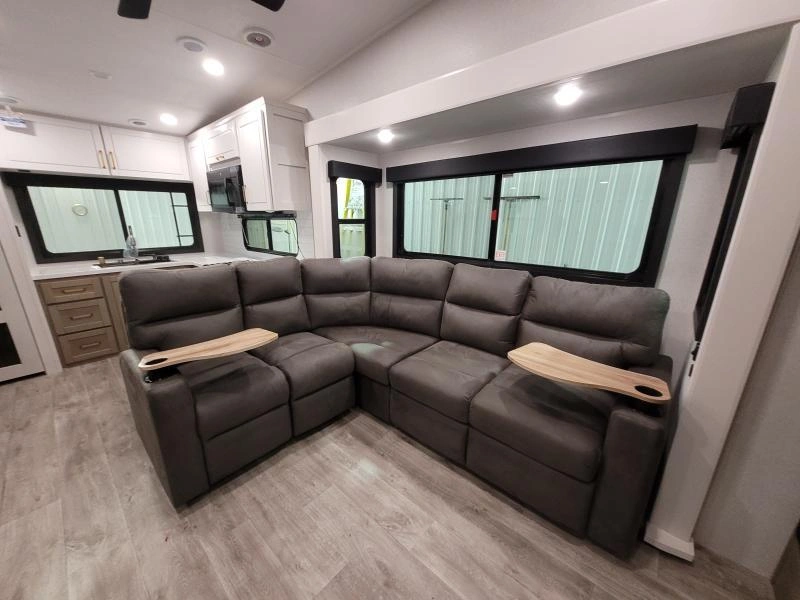 2026 Jayco Eagle 365ukts alt