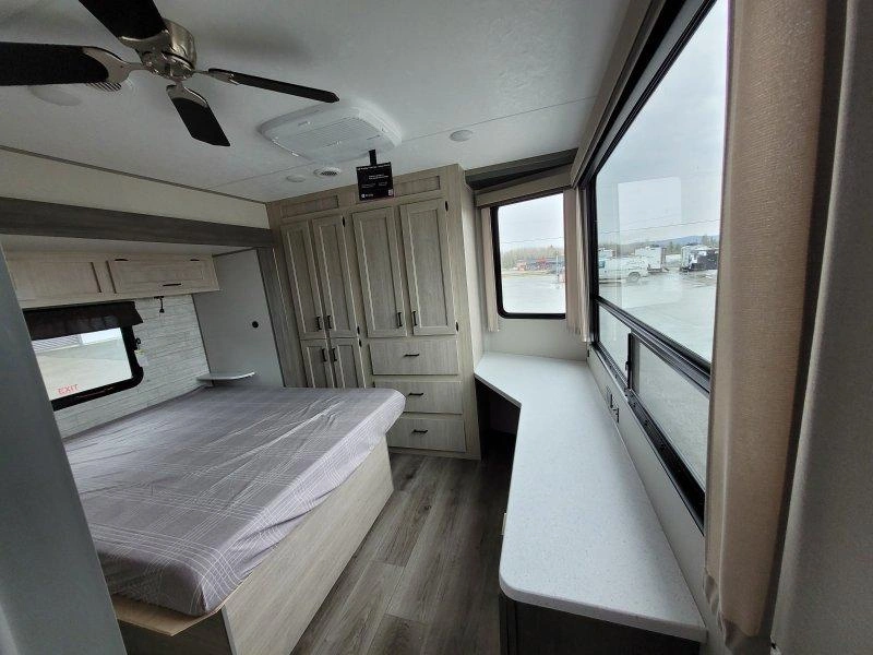 Coachmen Catalina 40bhts 2026 alt