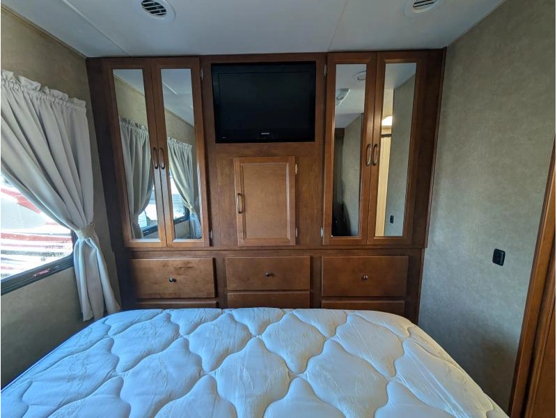 Coachmen Pursuit 31db 2014 alt