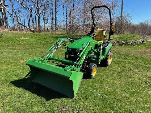 2021 John Deere 1025r alt