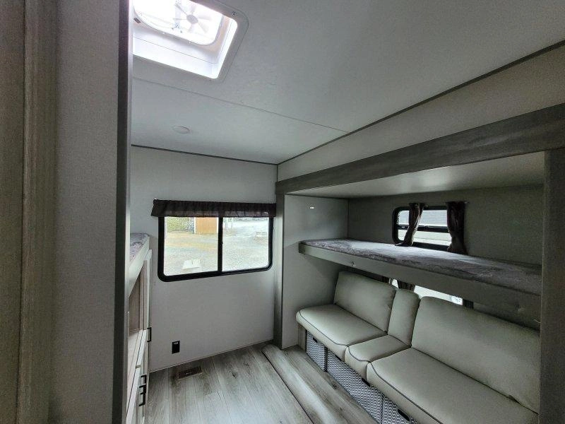 Coachmen Catalina 40bhts 2026 alt
