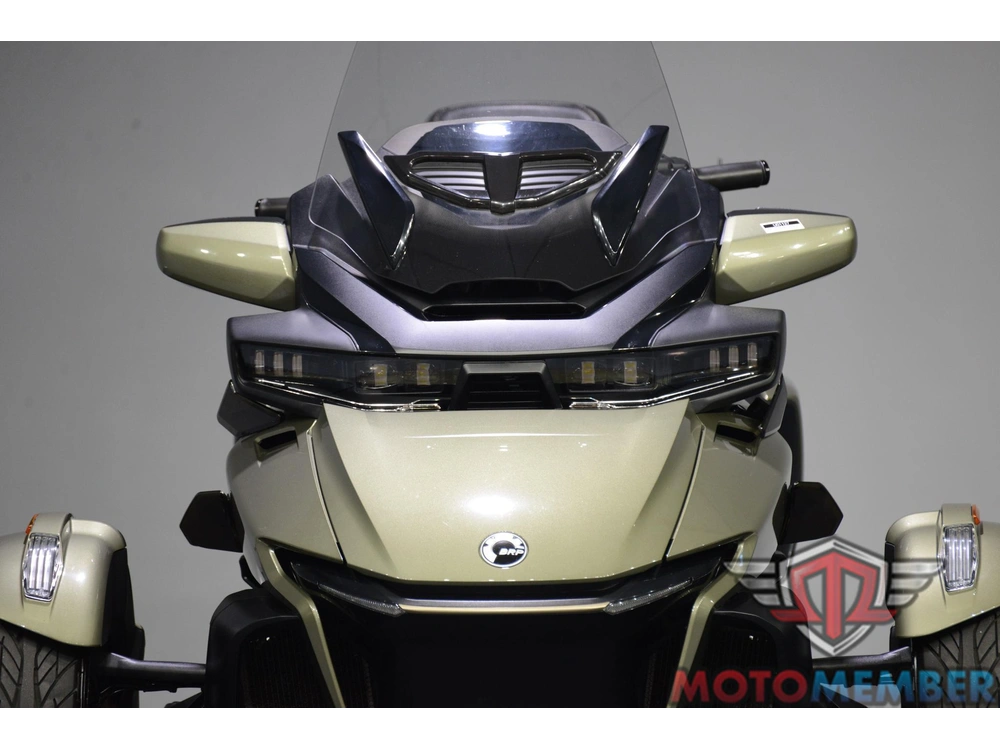 2021 Can-am Spyder Rt Sea-to-sky alt