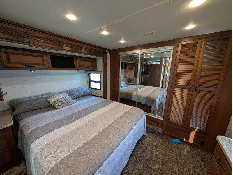 Fleetwood Expedition 38b 2012 alt
