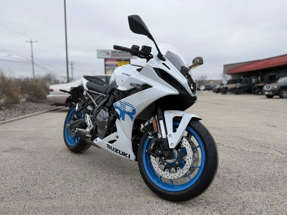 2026 Suzuki Gsx-8r alt