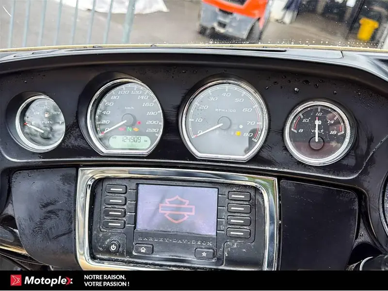2014 Harley-Davidson ELECTRA GLIDE FLHTCU thumbnail 6