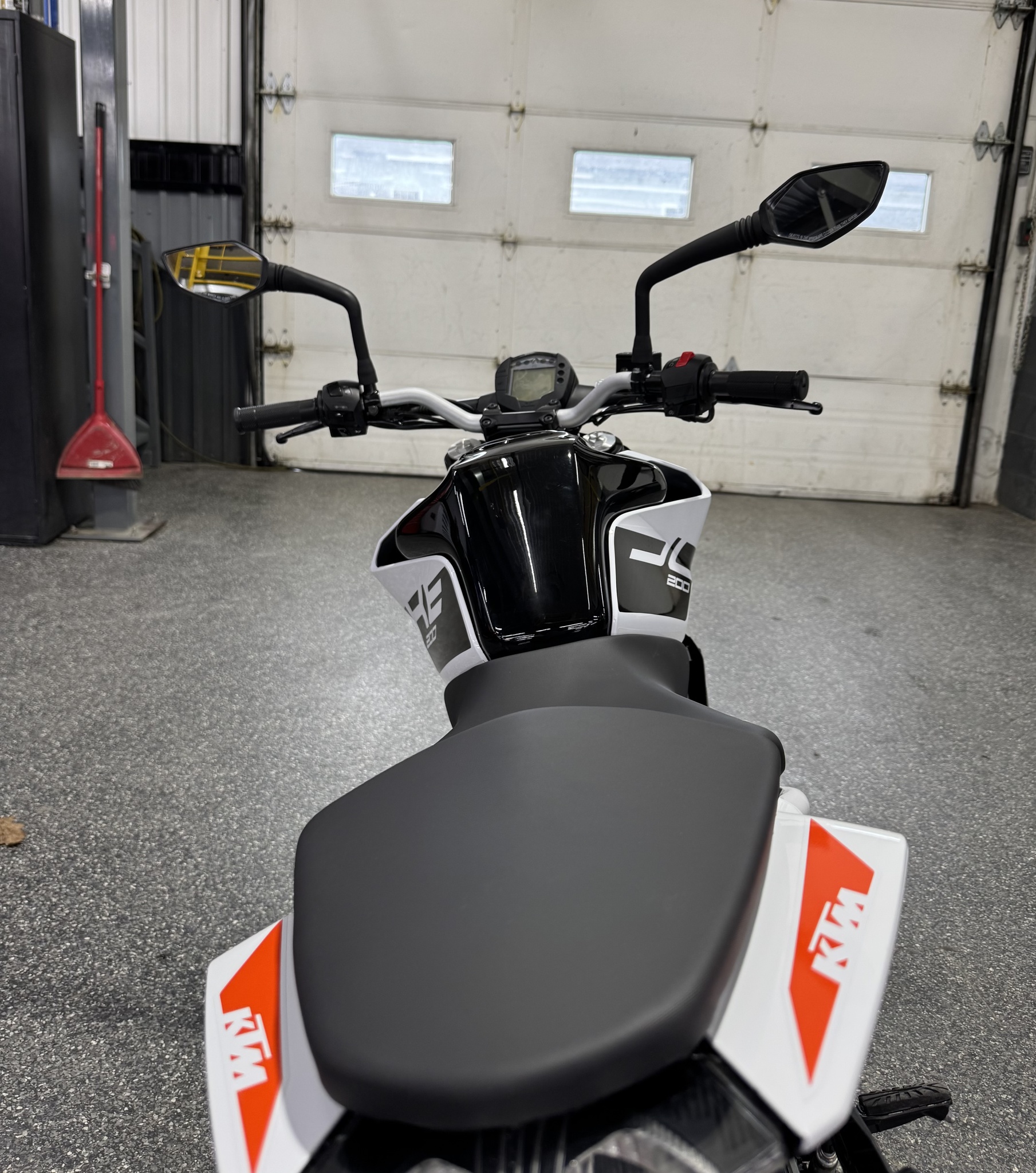 2020 KTM DUKE 200 thumbnail 10