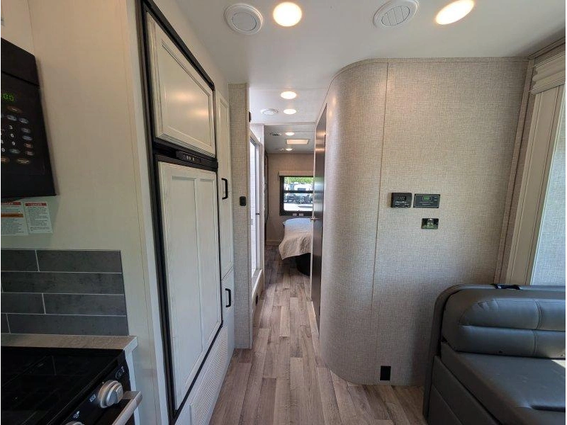 2023 Entegra Odyssey 29v alt